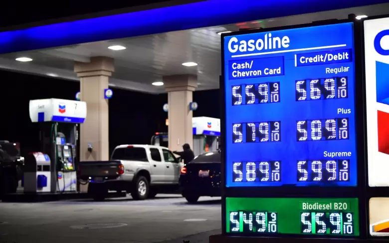 220309173829-01-gas-prices-0304