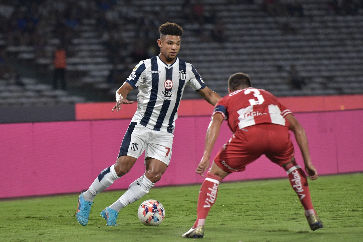 Talleres y Unión se miden en el Kempes para jugar su partido pendiente | Canal Showsport