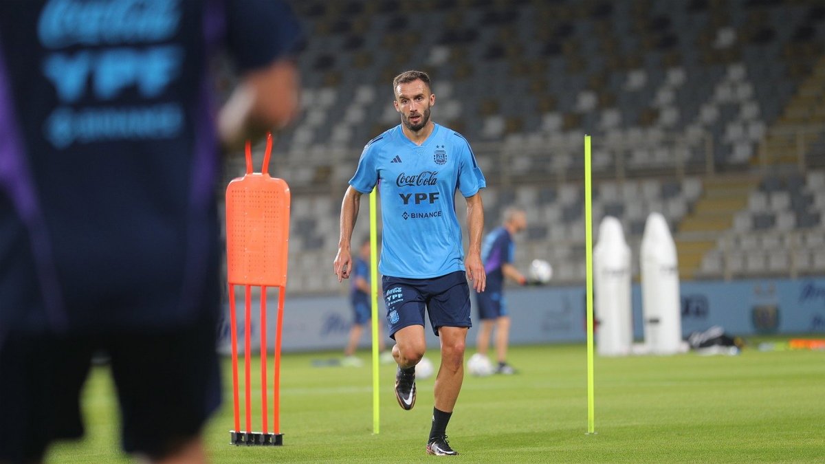 Arribaron a Abu Dhabi los primeros futbolistas que juegan en Europa | Canal Showsport