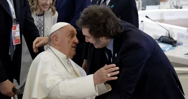 Javier Milei y el Papa Francisco.