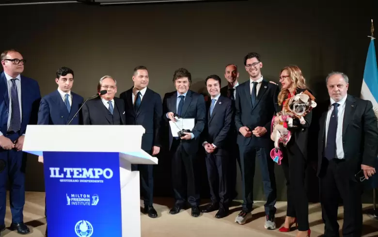 Milei recibió el premio Milton Friedman y cargó contra Keynes: "Era una mente brillante, pero trabajaba para los malos"