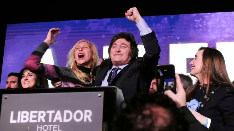 Los hermanos Javier y Karina Milei