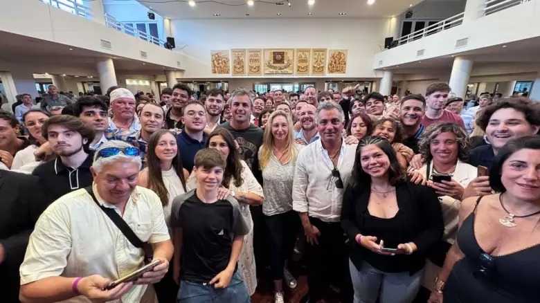 Karina Milei se fotografió este lunes en Mar del Plata junto a Walter Santiago, "Alfa".