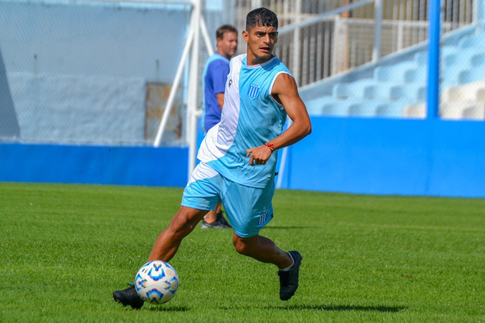 Racing de Nueva Italia se mide con Defensa y Justicia por la Copa Argentina: hora, TV y posible formación | Canal Showsport