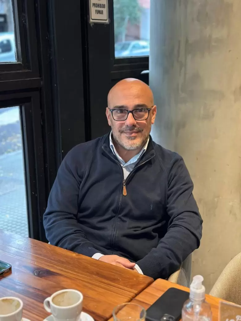 Lucas Romero es politólogo y director asociado de la consultora Synopsis, con experiencia en campañas electorales en Argentina y en el exterior.