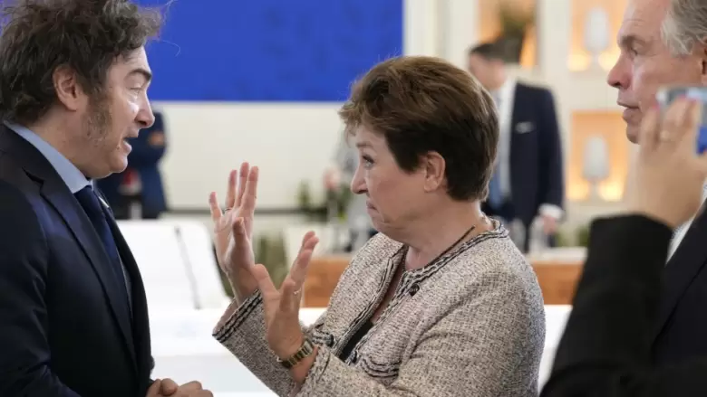El presidente Javier Milei, junto a la titular del FMI, Kristalina Georgieva