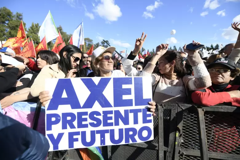 Axel Kicillof desafía el liderazgo de Cristina Kirchner en el peronismo bonaerense.