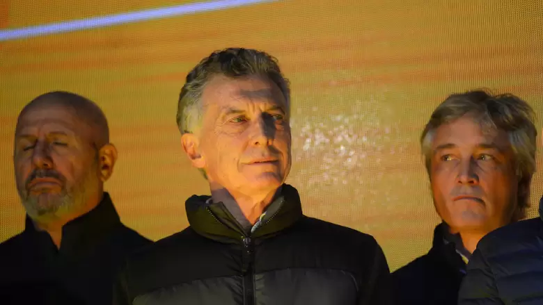 Macri acentúa su desprecio por el centro político y se rinde ante el líder libertario.