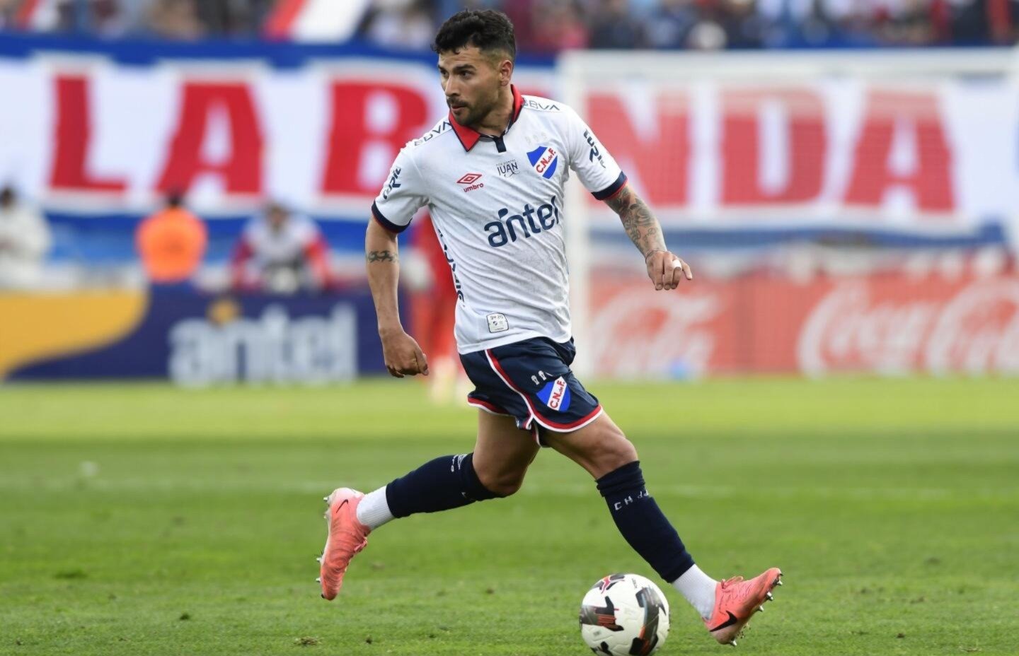 Talleres hizo oficial la llegada de Gabriel Báez | Canal Showsport