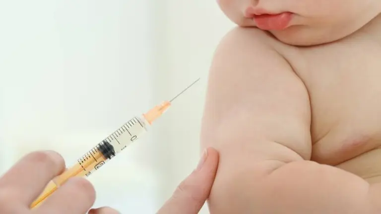 Córdoba busca castigar a padres que no cumplan con el calendario nacional de vacunas