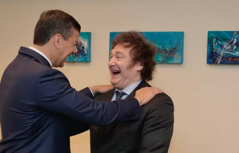 Milei con Santiago Peña