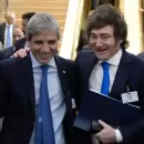 Caputo y Milei ya tienen los dólares para pagar la mitad del vencimiento del 9 de enero (el resto será repo)
