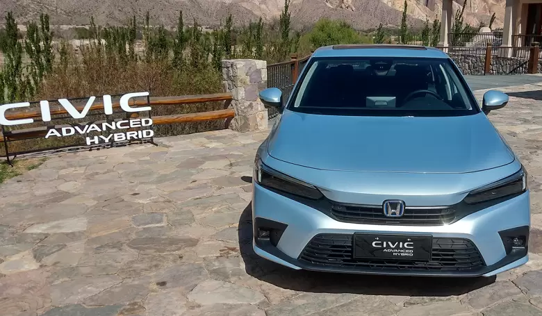 "Nuestros modelos son distintos a los que hoy se conocen como híbridos en otras marcas de entrada", remarca la responsable comercial de Honda Autos.