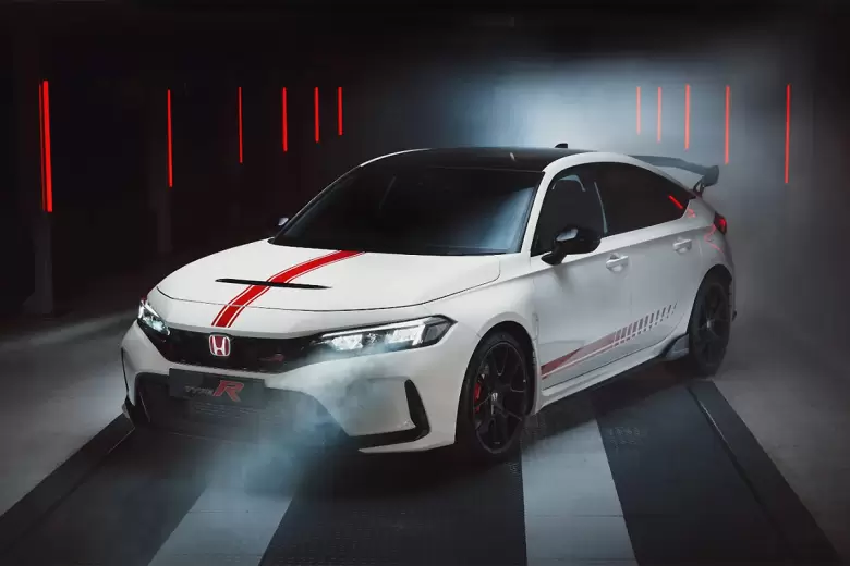 "Sabemos que hay mercado para el Civic Type R", reconoce.