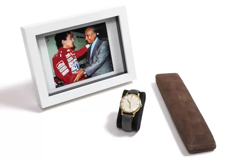 El clásico reloj Omega de Fangio es el objeto más preciado en esta subasta de Sotheby's.