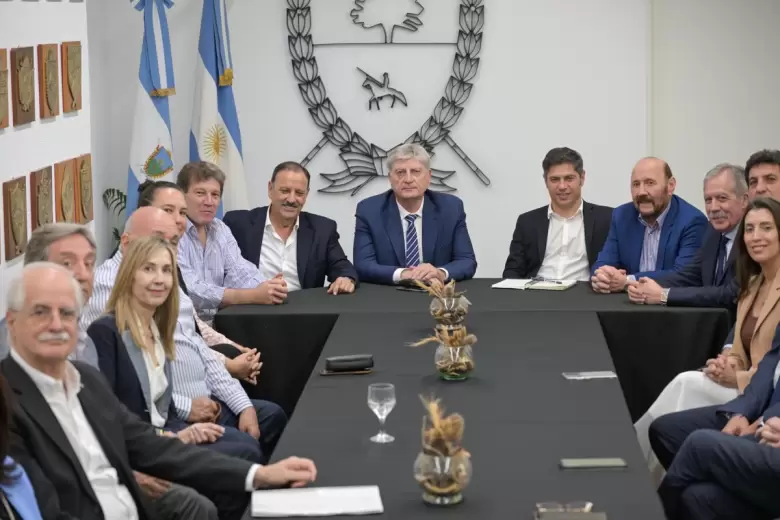 Reunión de gobernadores peronistas: Kicillof, Ziliotto, Quintela, Melella, Suárez e Insfrán