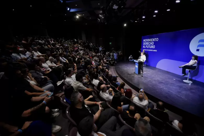Axel Kicillof, Augusto Costa y Benerice Iañez en el lanzamiento del MDF en la Ciudad