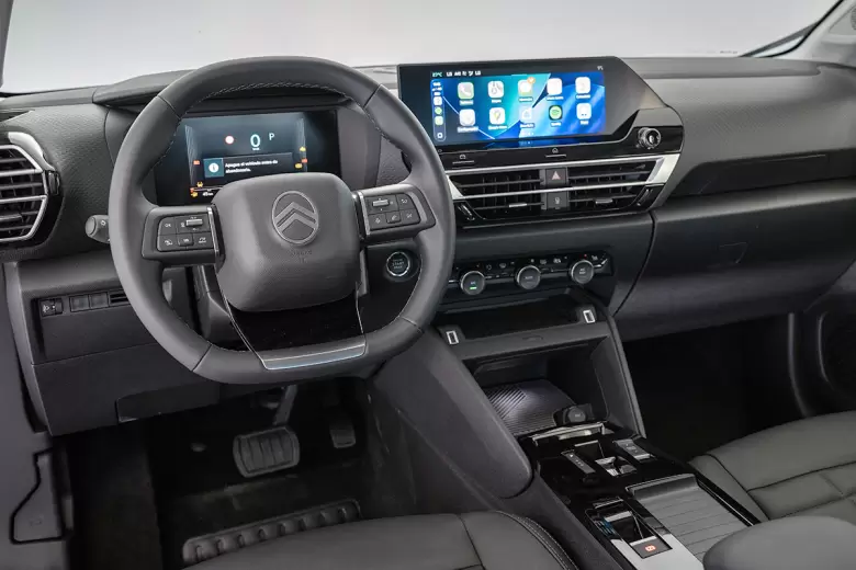 Incorpora mayor nivel de confort, seguridad y conectividad y llega en dos versiones: Plus y Max.