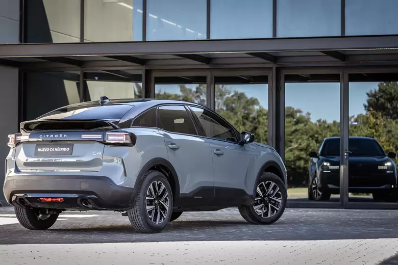 La silueta del Nuevo C4 es crossover con líneas tipo fastback y un mayor despeje del suelo.