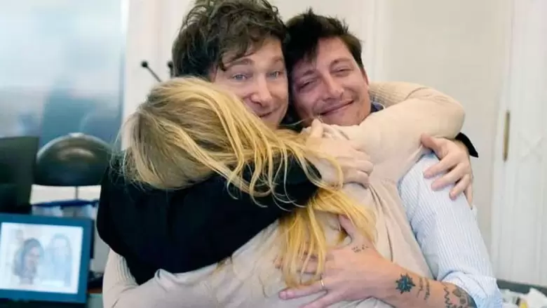 Karina Milei, Javier Milei y Santiago Caputo