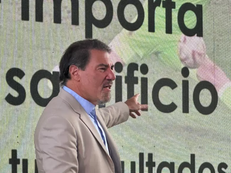 La exclusiva charla de "Zucho" en Punta del Este en un evento de Safra Group.