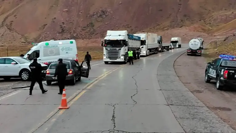 La provincia que ya deja denunciar infracciones de tránsito por WhatsApp: cómo funciona