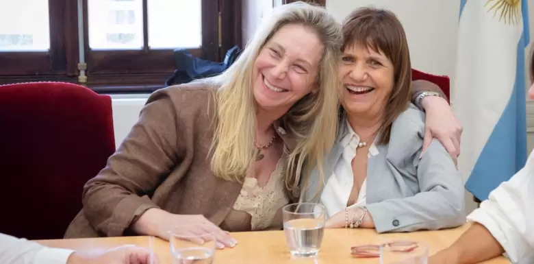 Patricia Bullrich y Karina Milei
