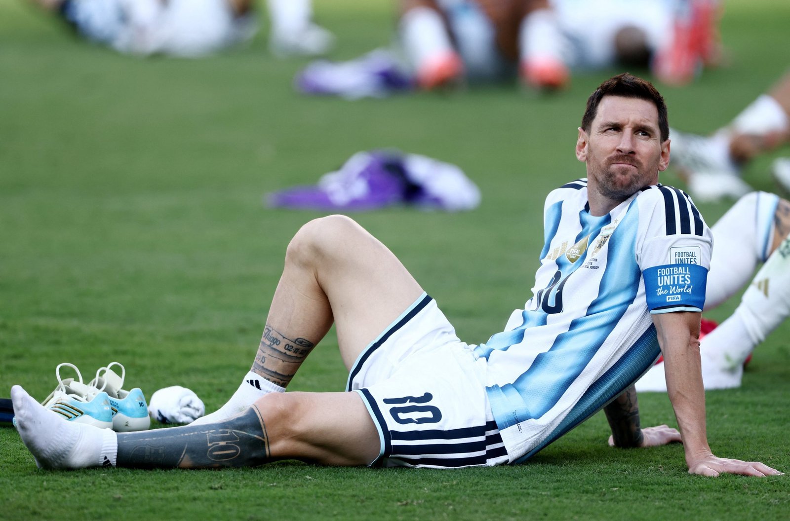 El llanto de Lionel Messi tras perder la final del Mundial y la ovación que recibió de los hinchas argentinos | FM PASIÓN 104.9 - SAN PEDRO DE JUJUY