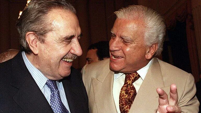 Raúl Alfonsín junto a Antonio Cafiero, 5 de mayo de 2000.