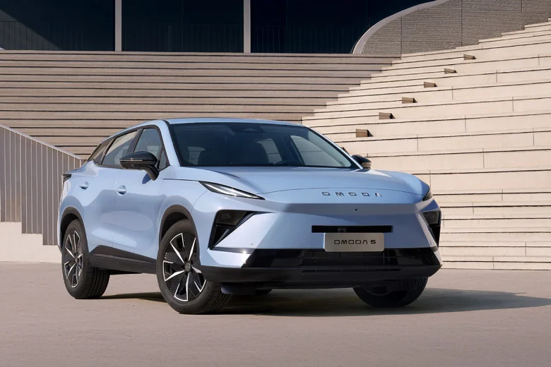 El Omoda 5 es uno de los dos modelos que la marca lanza en el país. - s